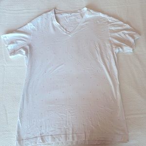 Men’s lululemon white with pink polka dot v-neck t-shirt